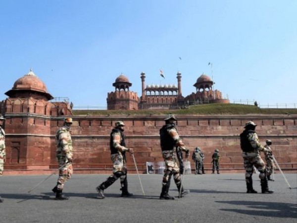 लाल किला हिंसा: FSL ने अहम सबूत इकट्ठा किए, खून के सैंपल, पैरों और उंगलियों के निशान लिए