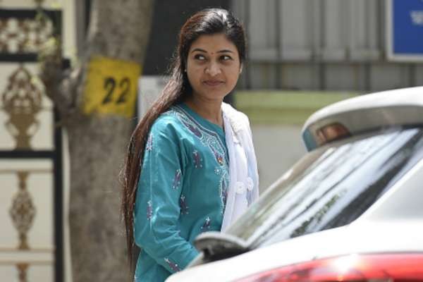 AAP से कांग्रेस में गईं अलका लांबा हार के करीब