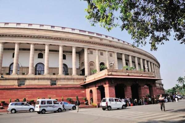 कोरोना से बचाव पर पीएम के सुझाव के विपरीत है संसद का जारी रहना : कांग्रेस