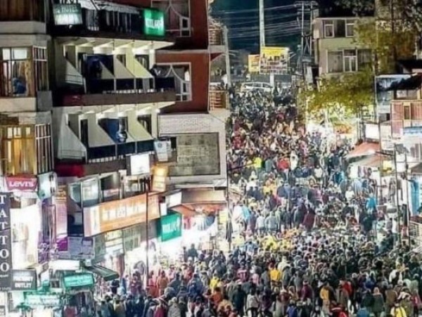 कोरोना की दूसरी लहर के बाद मनाली में पर्यटकों की बहार