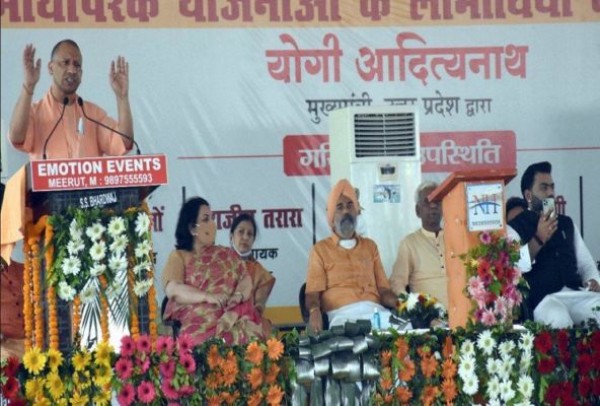 जब होगा कानून का राज, तभी होगा विकास: योगी बोले