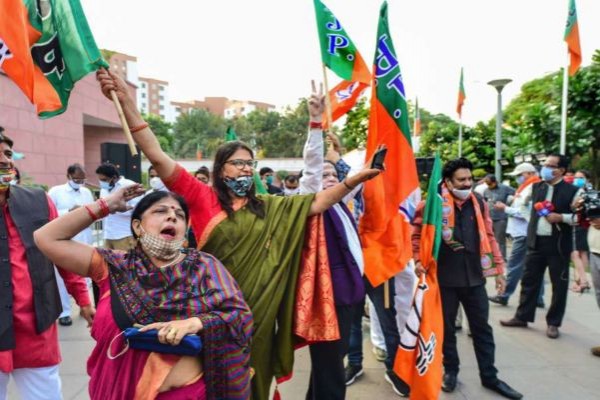 चुनाव में बीजेपी की बड़ी जीत, इतनी सीटों पर लहराया झंडा