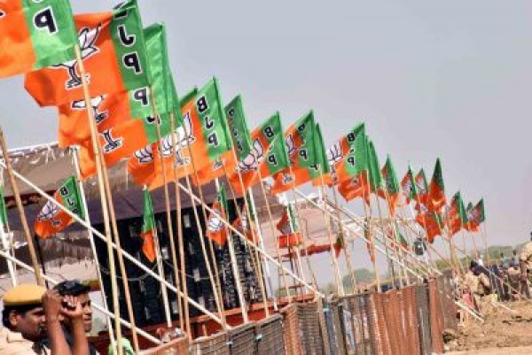 बीजेपी अगले महीने से यूपी में ओबीसी वोट जुटाने के लिए शुरु करेगी अभियान