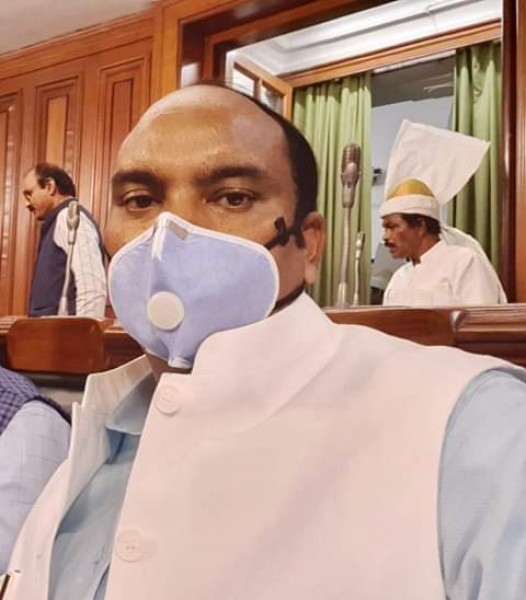 भाजपा सांसद अरुण सागर ने अपना एक माह का वेतन प्रधानमंत्री कोष में देने का लिया निर्णय