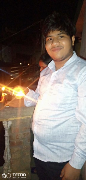 दूर दूर रहो और कोरोना को दूर भगाओ- आकाश सक्सेना